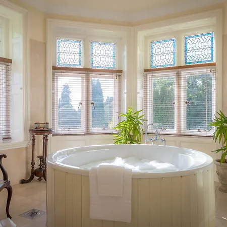 Lough Rynn Castle 4*