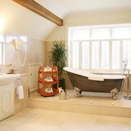 Lough Rynn Castle Hotel 4*